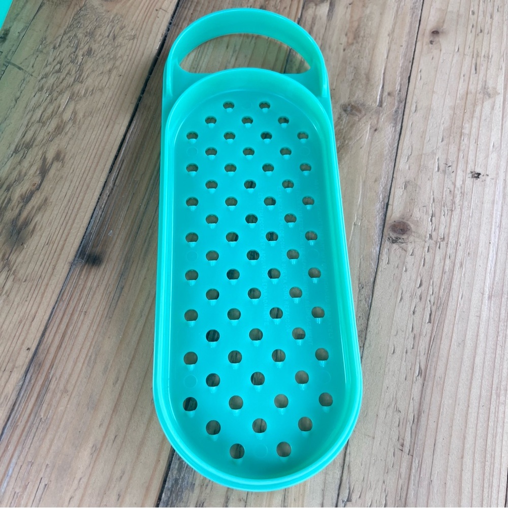 Jadeite Tupperware Cheese Grater Container with Lid 3 Pieces - Picture 9 of 10